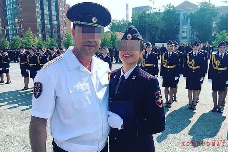 Гузель С. со своим отцом на вручении диплома.