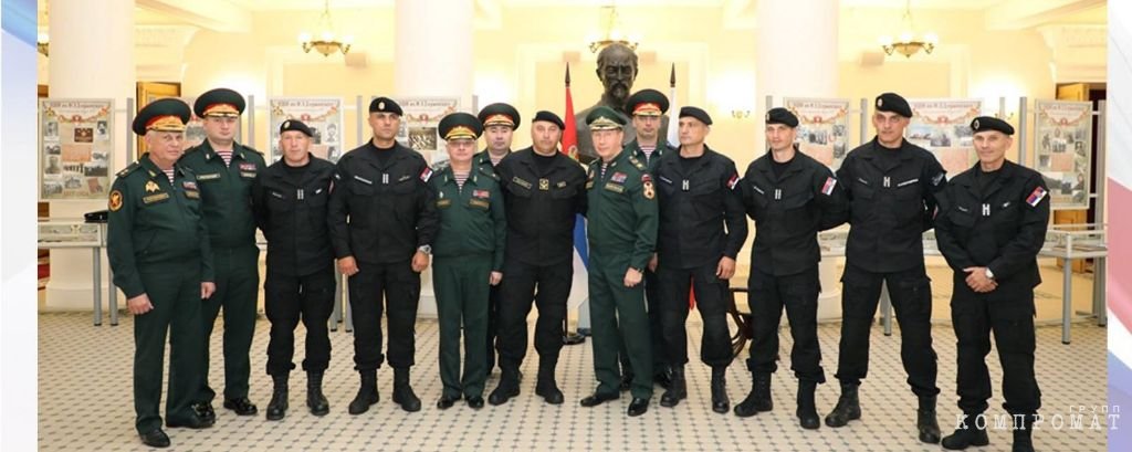 Генерал Иван Шмелев второй слева