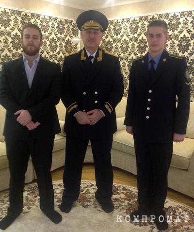 Слева направо: Дмитрий, Владимир и Валерий Петровские